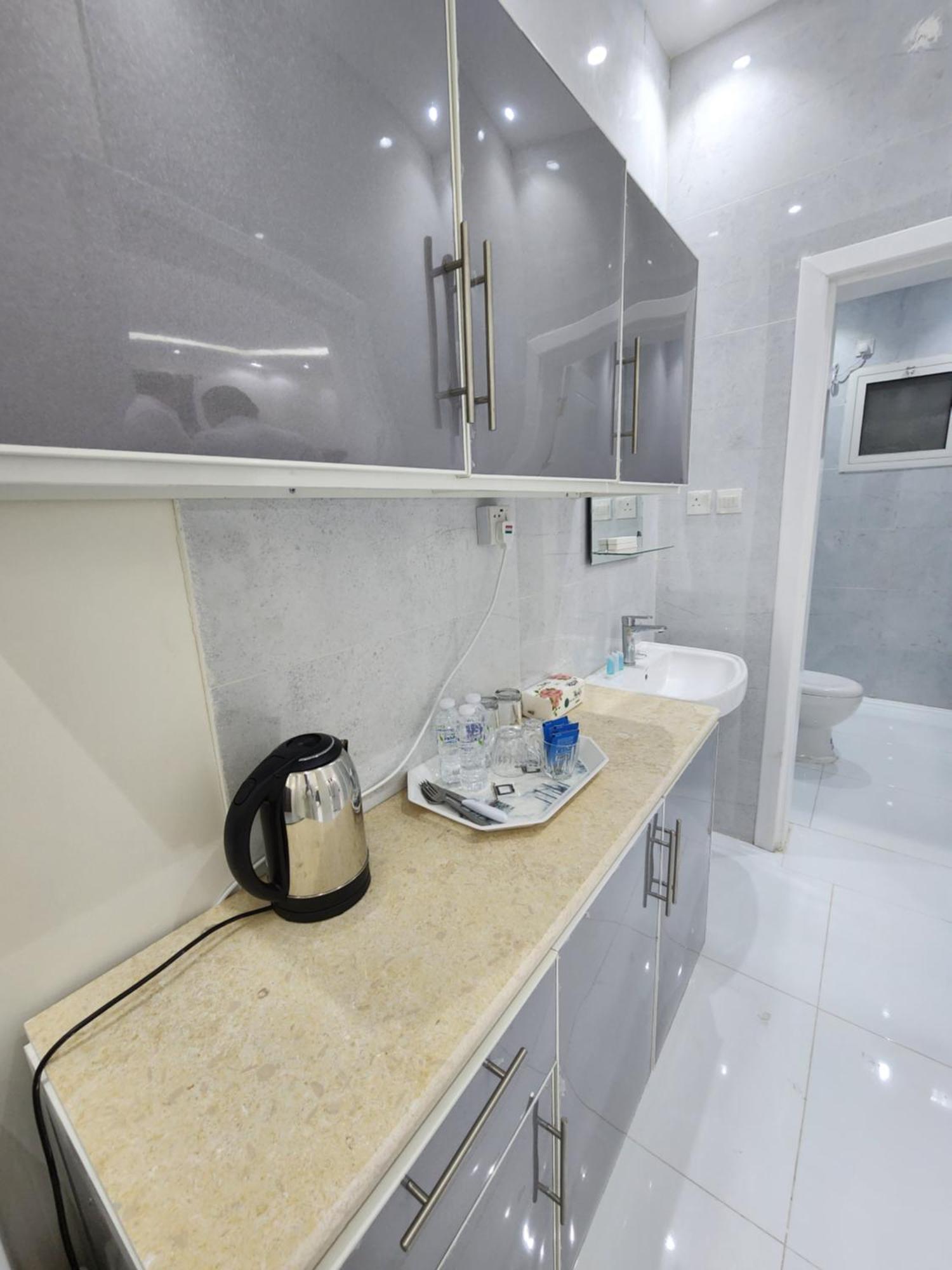 Yaqoot Al Madina Suites Al Awali Kültér fotó